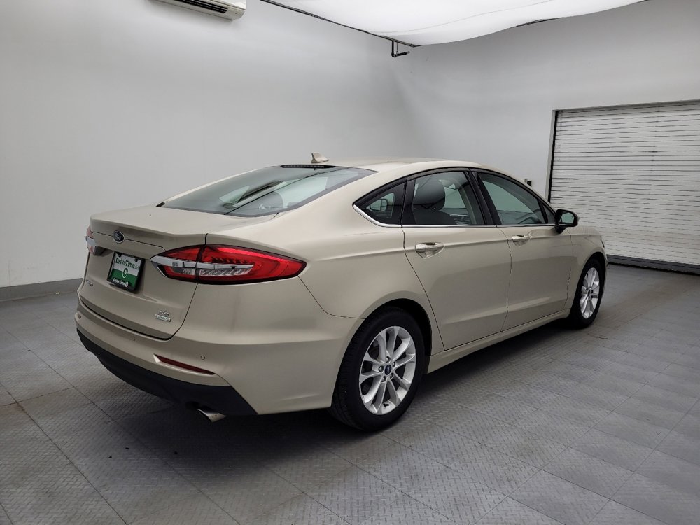 Used 2019 Ford Fusion SE image 9