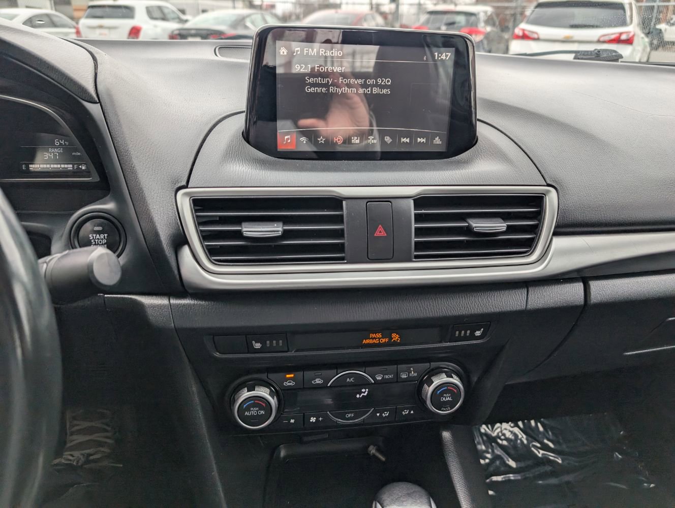 Used 2017 MAZDA MAZDA3 Touring w/ Popular Equipment Package FWD image 22