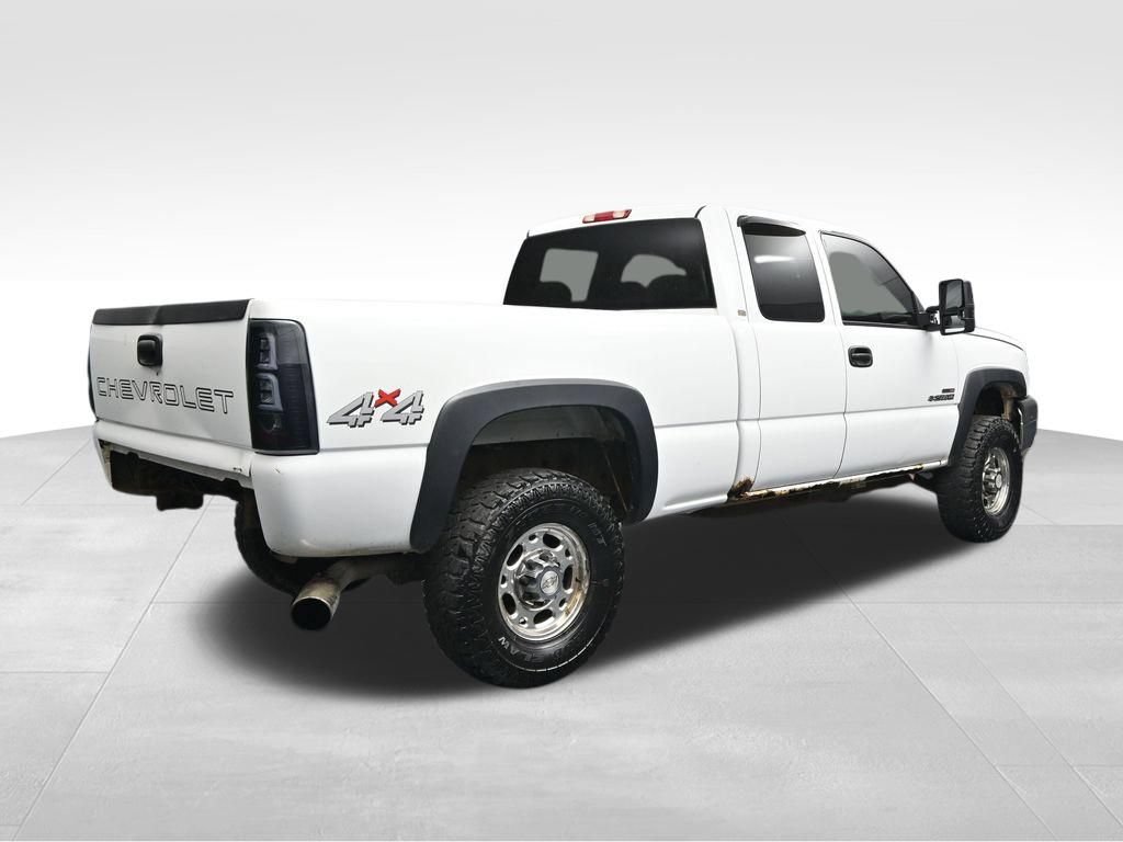Used 2005 Chevrolet Silverado 2500 W/T w/ Heavy-Duty Power Package AWD/4WD image 5
