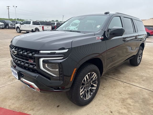 Used 2025 Chevrolet Suburban Z71 AWD/4WD image 1