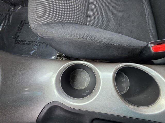 Used 2013 Nissan Juke S FWD image 23