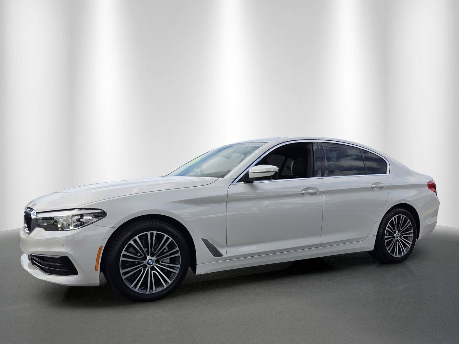 Used 2019 BMW 540i w/ Premium Package RWD image 3