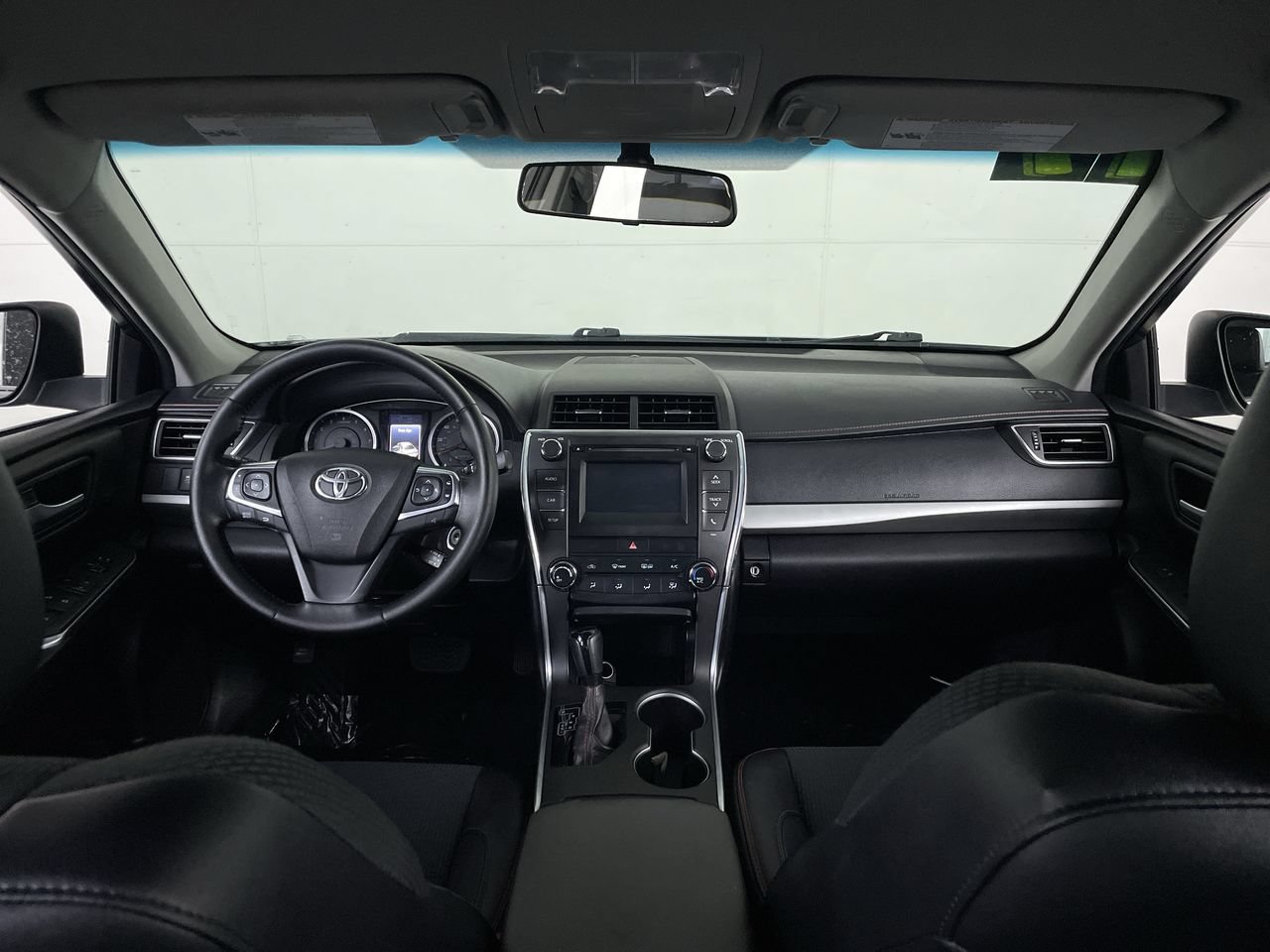 Used 2017 Toyota Camry SE FWD image 15