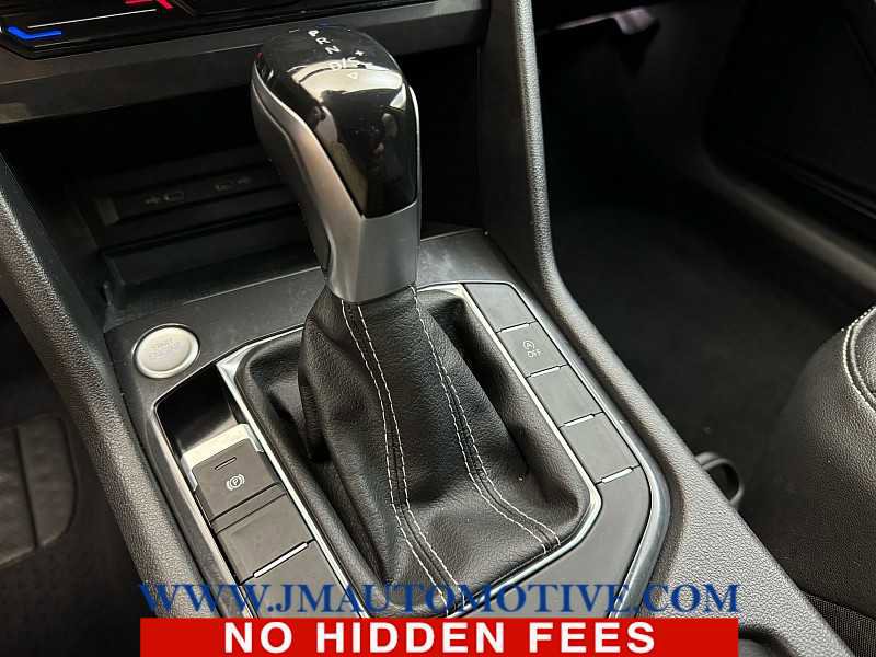 Used 2022 Volkswagen Tiguan SE image 32