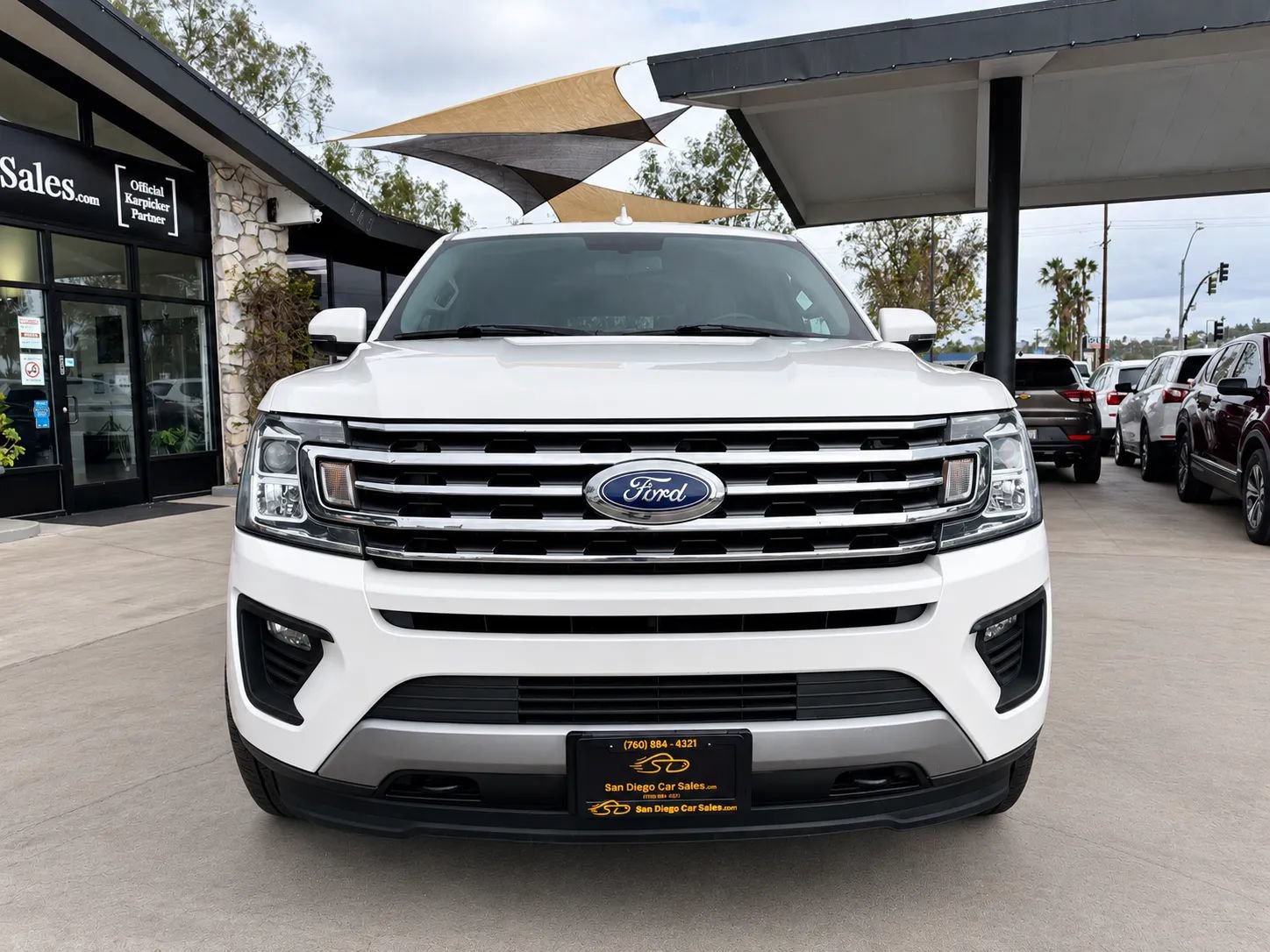 Used 2018 Ford Expedition Max XLT w/ Equipment Group 202A AWD/4WD image 8