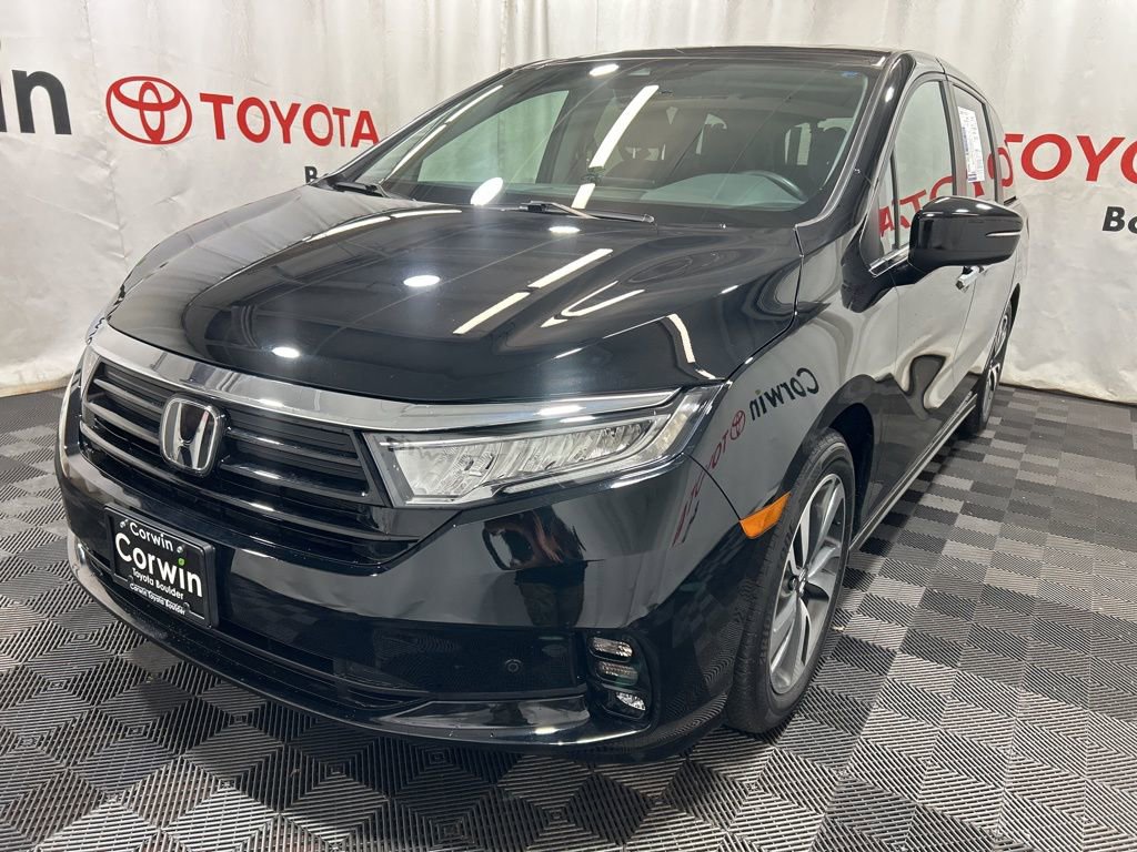 Used 2024 Honda Odyssey Touring image 3