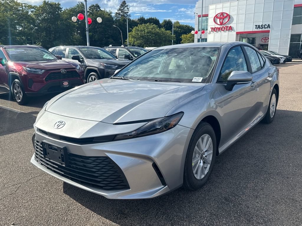 New 2026 Toyota Camry SE image 3