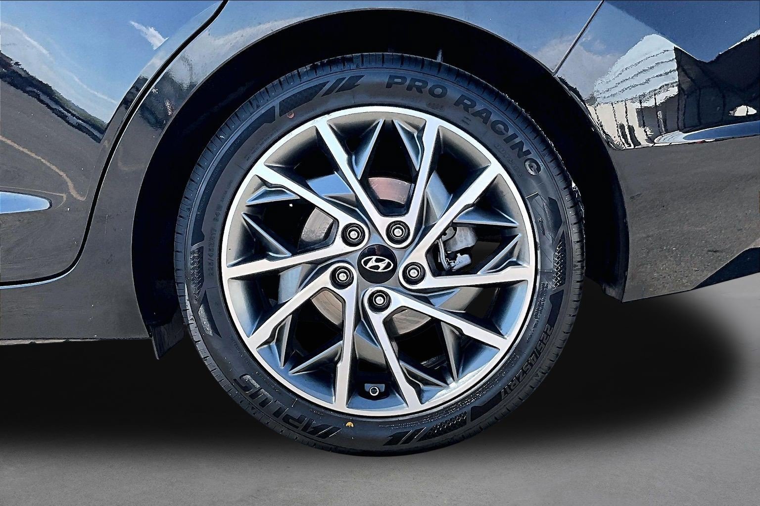 Used 2020 Hyundai Elantra Limited FWD image 8