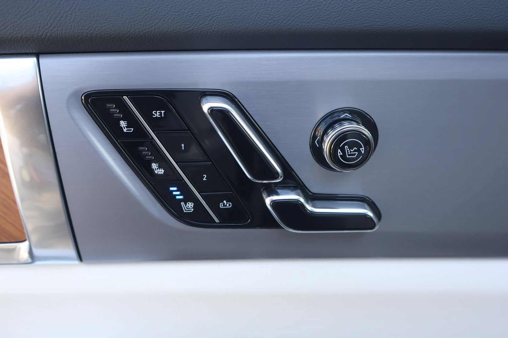 New 2026 Cadillac Vistiq Luxury AWD/4WD image 30
