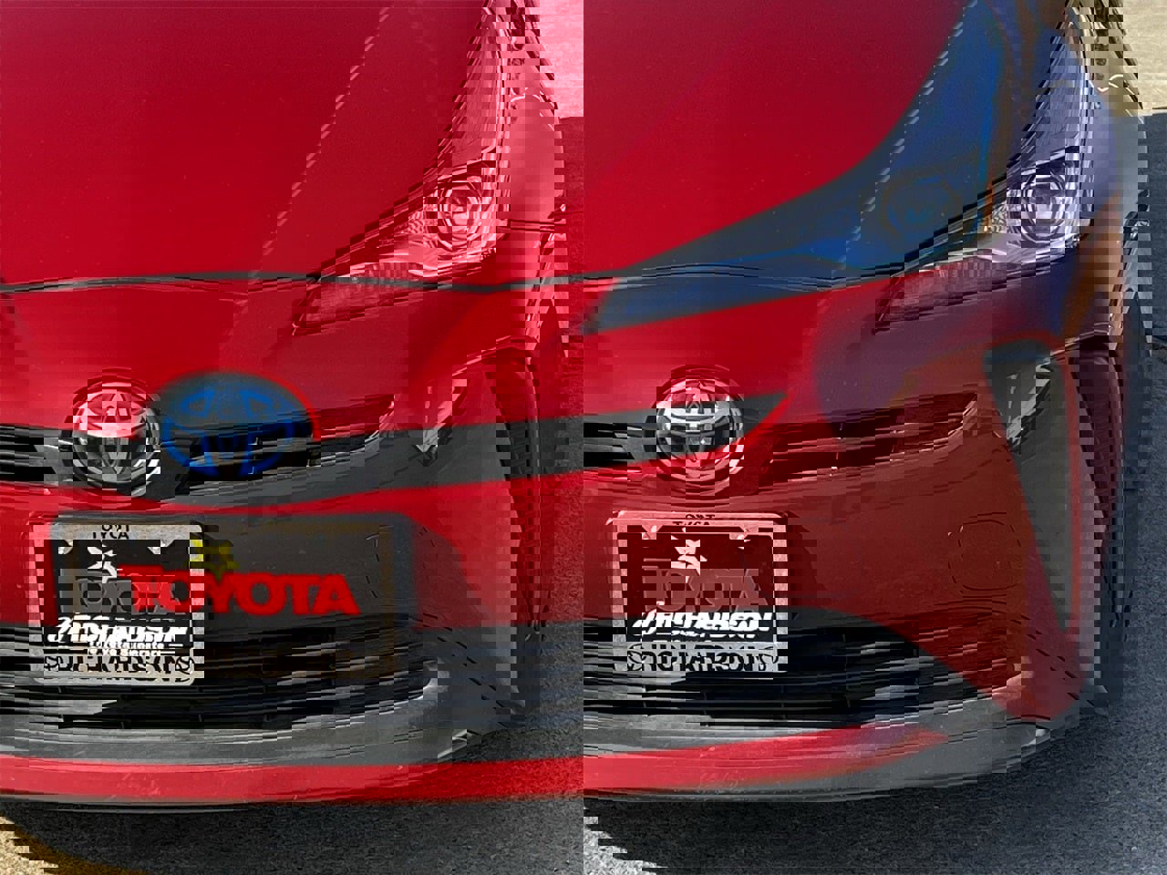 Used 2022 Toyota Prius L Eco image 8