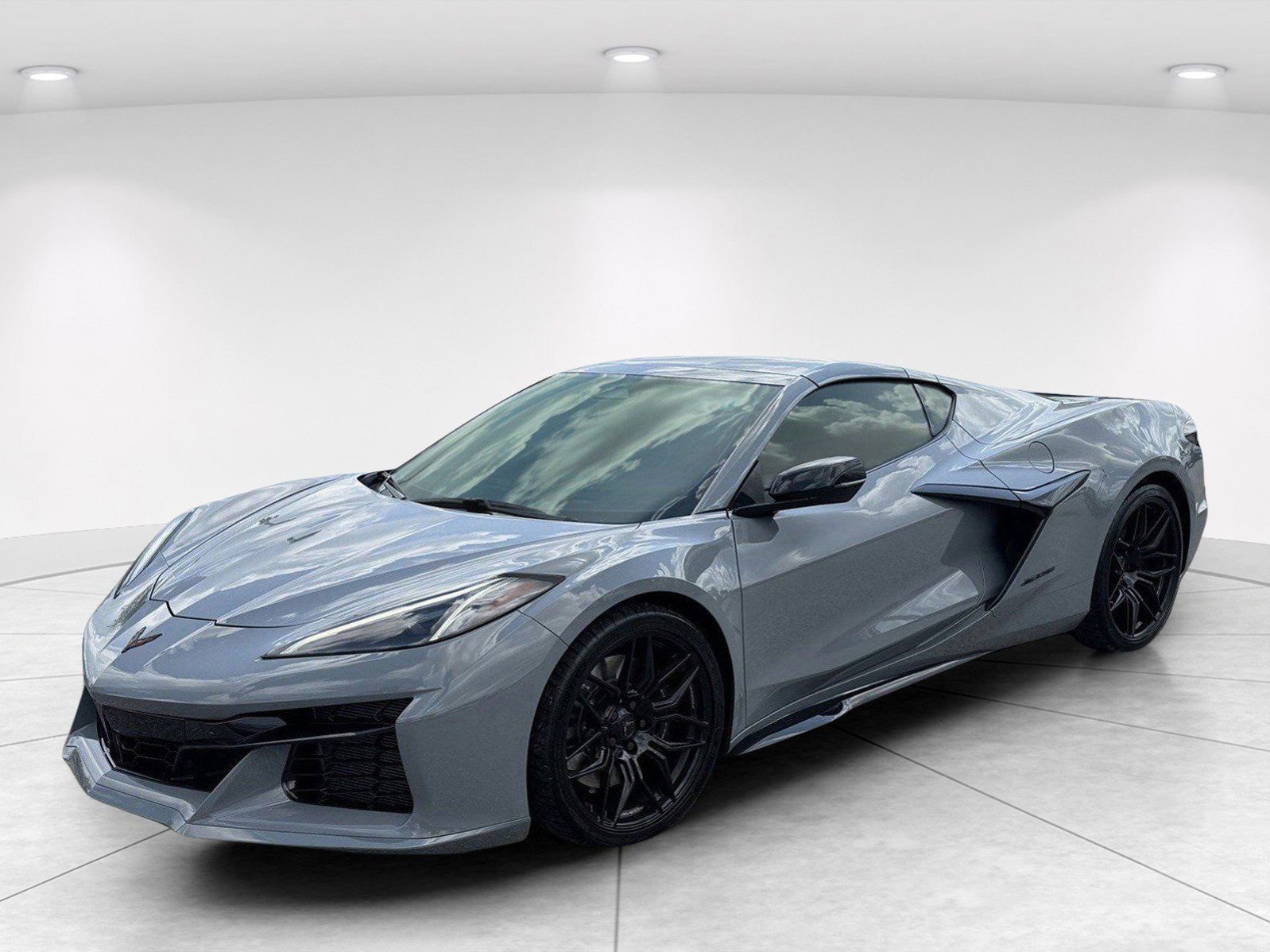 Used 2025 Chevrolet Corvette Z06 w/ Stealth Interior Trim Package RWD image 8