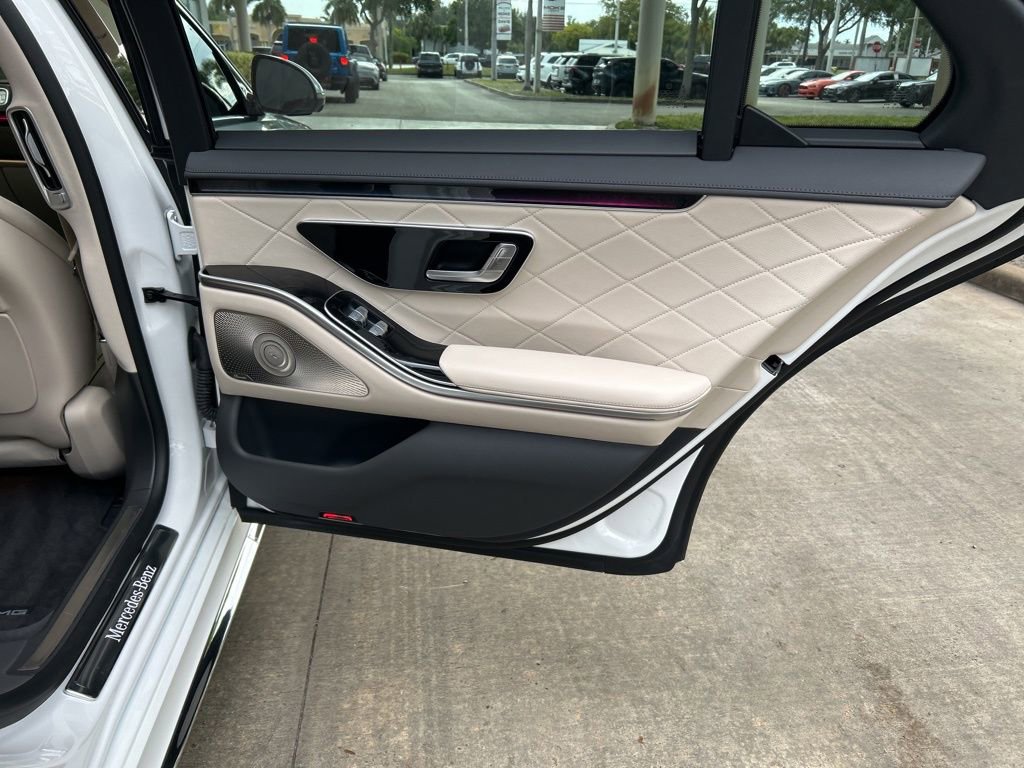 Used 2024 Mercedes-Benz S 580e 4MATIC Sedan w/ AMG Line image 37