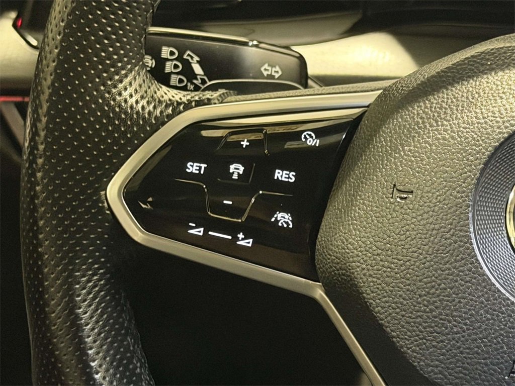 Used 2022 Volkswagen GTI SE image 20