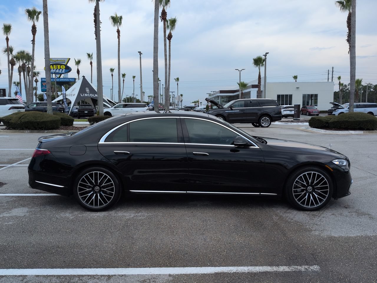 Used 2021 Mercedes-Benz S 580 4MATIC Sedan image 3