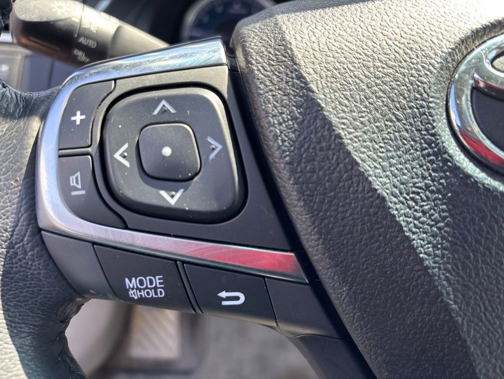 Used 2017 Toyota Camry XLE w/ Moonroof Package FWD image 12