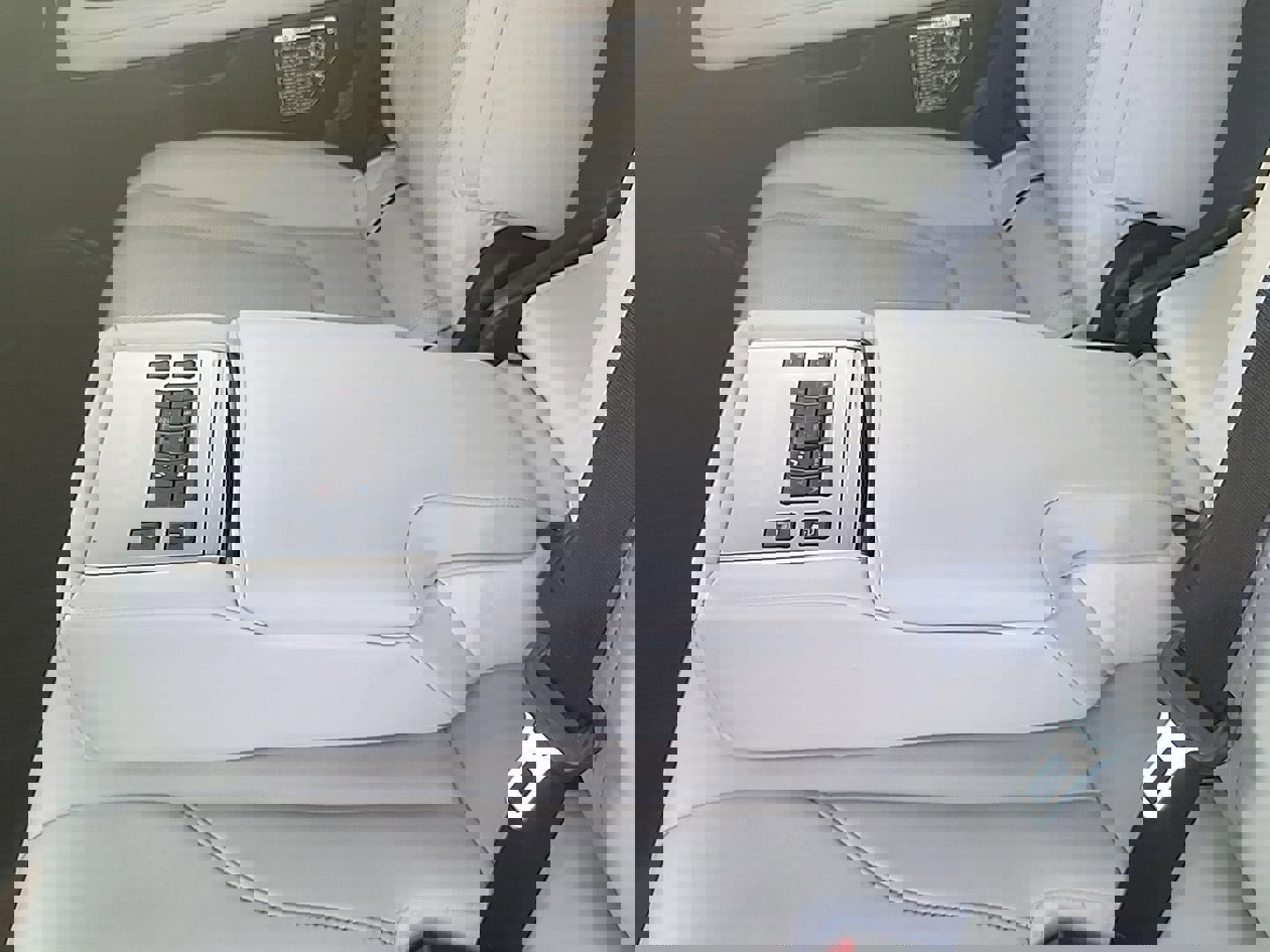 Used 2020 Lexus LX 570 4WD w/ Sport Package image 22