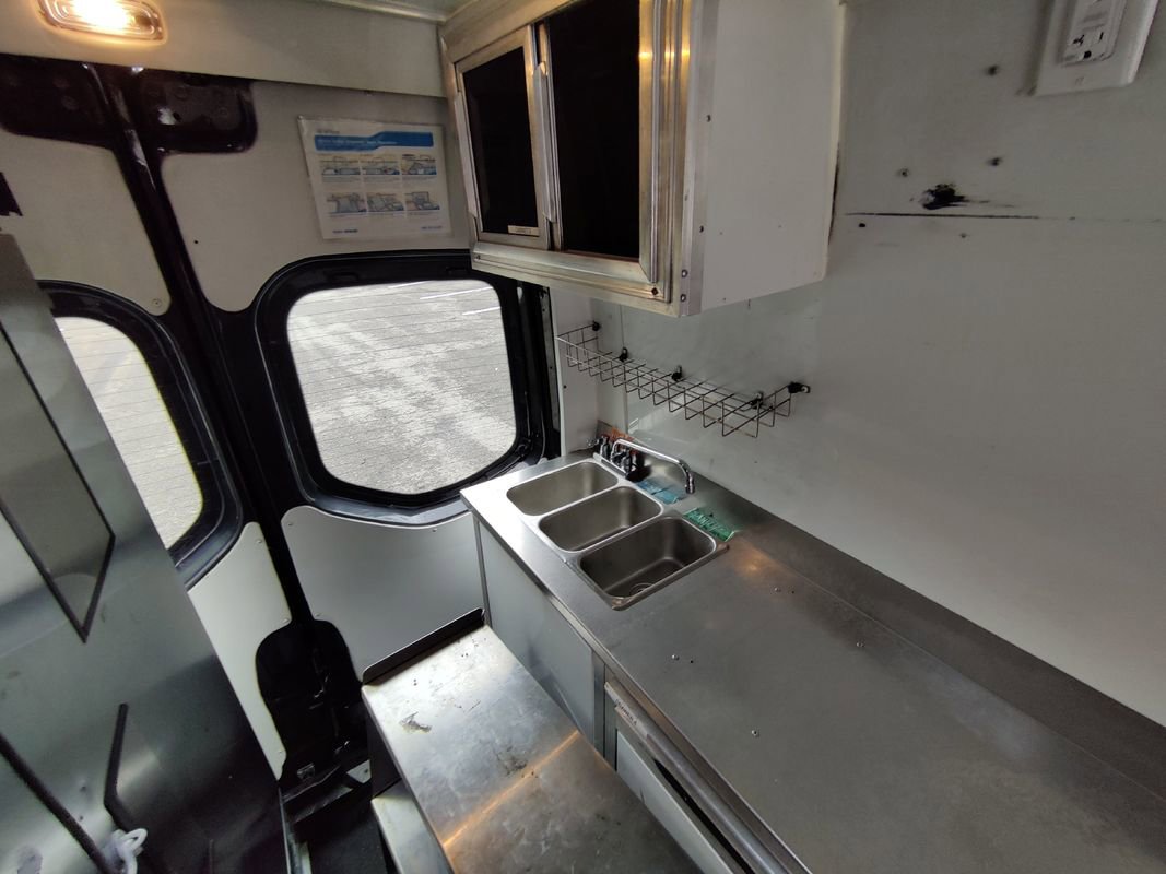 Used 2020 Mercedes-Benz Sprinter 4500 image 35