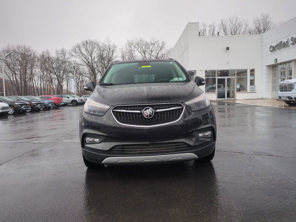 Used 2019 Buick Encore Essence image 2
