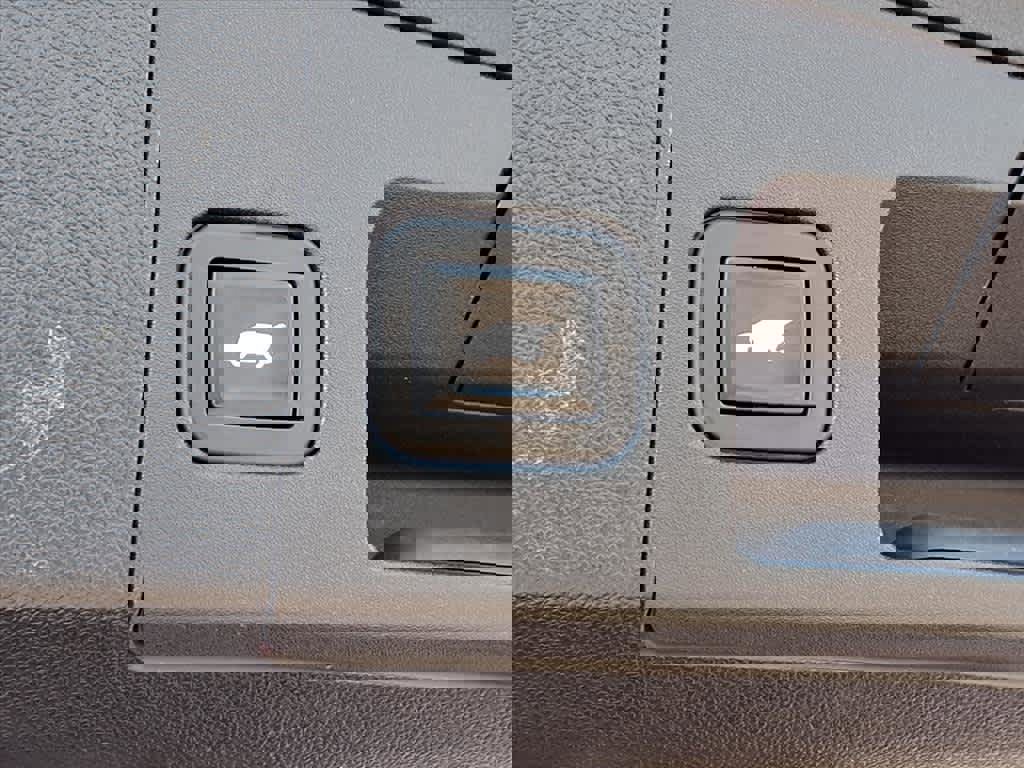 Used 2019 Cadillac XT4 Premium Luxury image 5