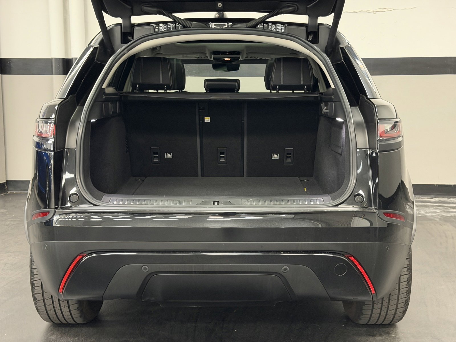 Used 2019 Land Rover Range Rover Velar S image 15