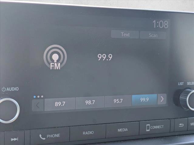 Used 2023 Honda Pilot LX image 13