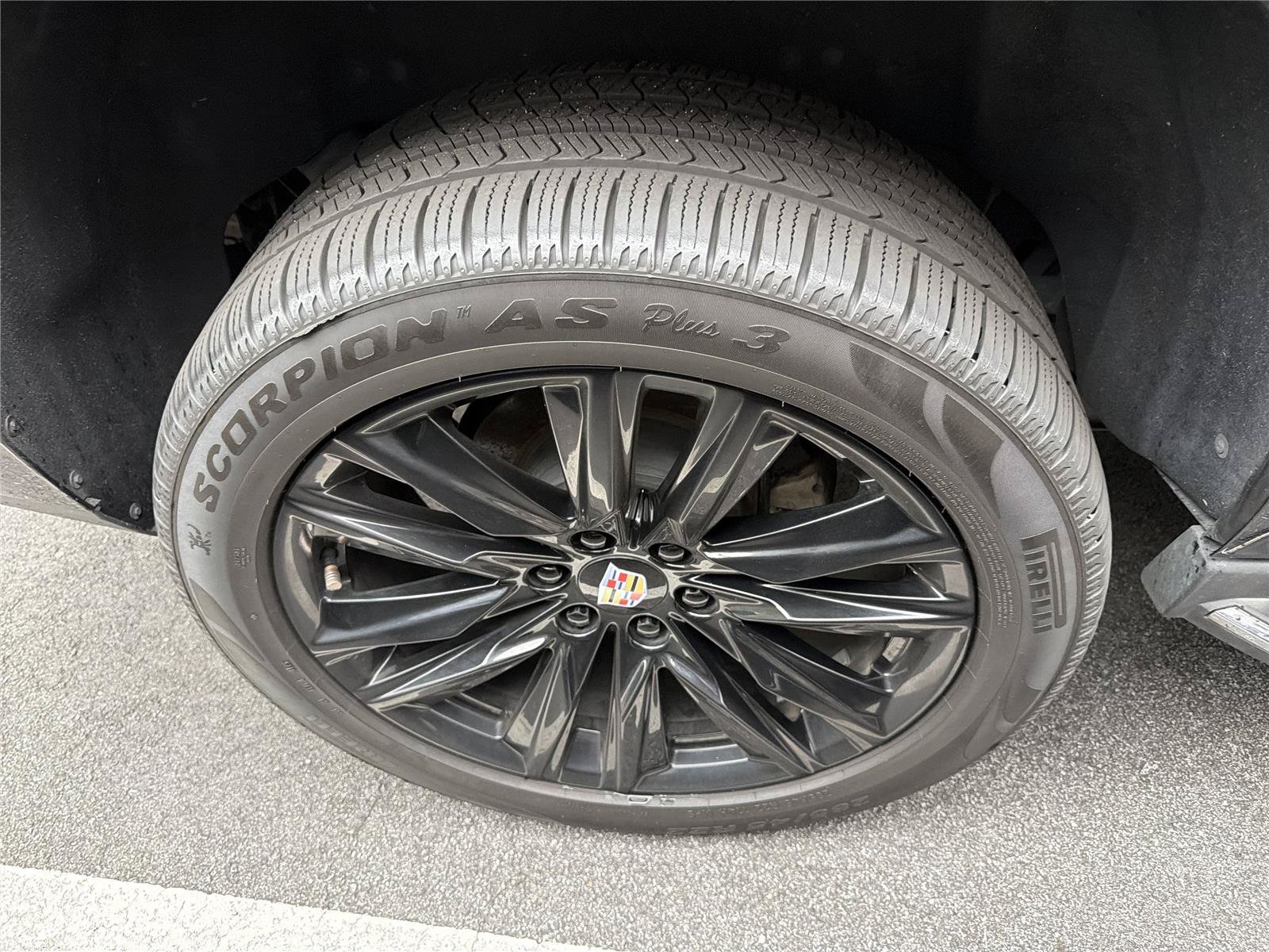 Used 2019 Cadillac Escalade Luxury AWD/4WD image 9
