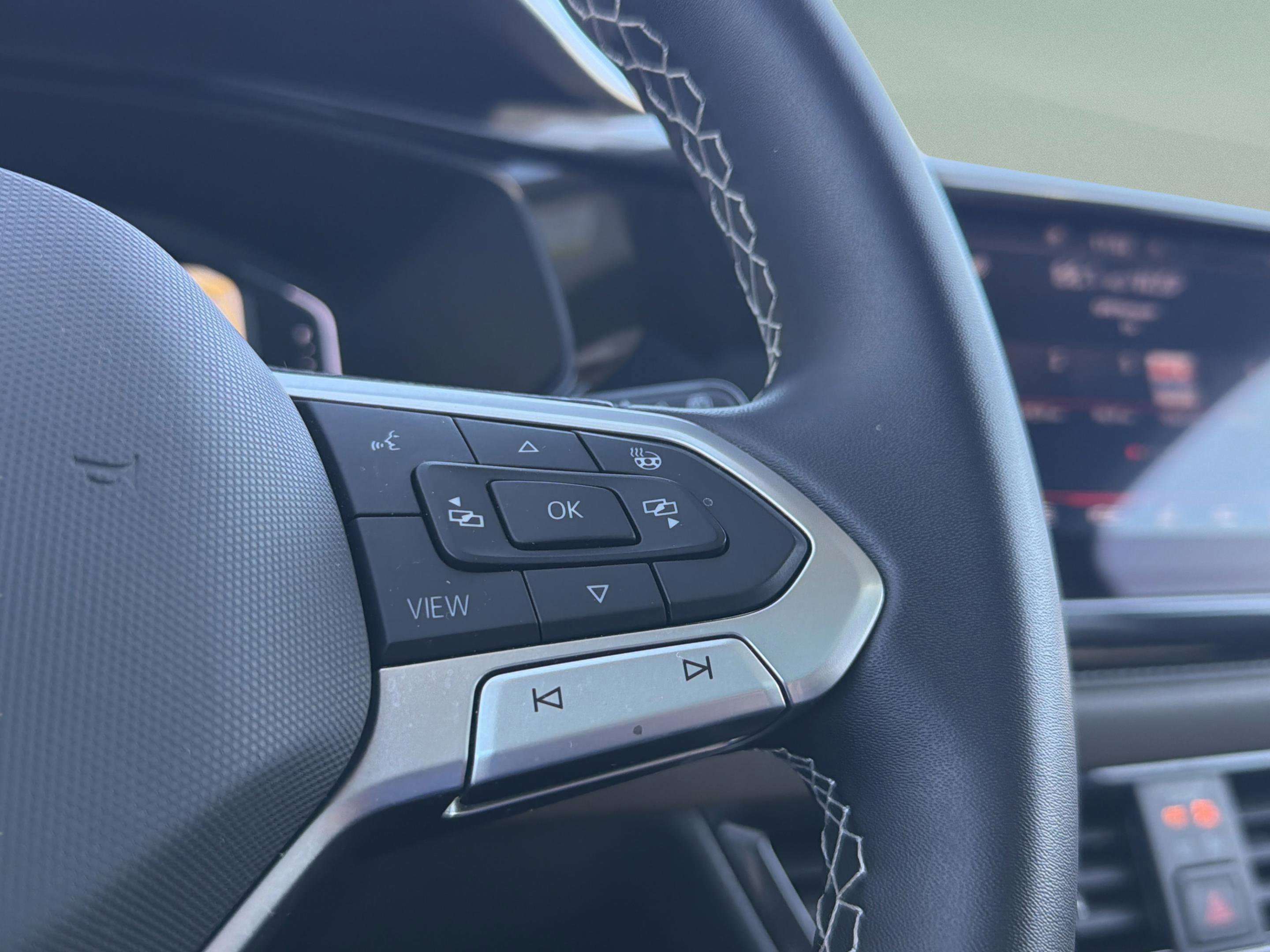 Used 2023 Volkswagen Taos SEL image 12