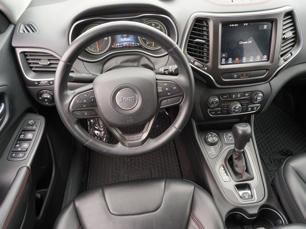 Used 2019 Jeep Cherokee Trailhawk image 17