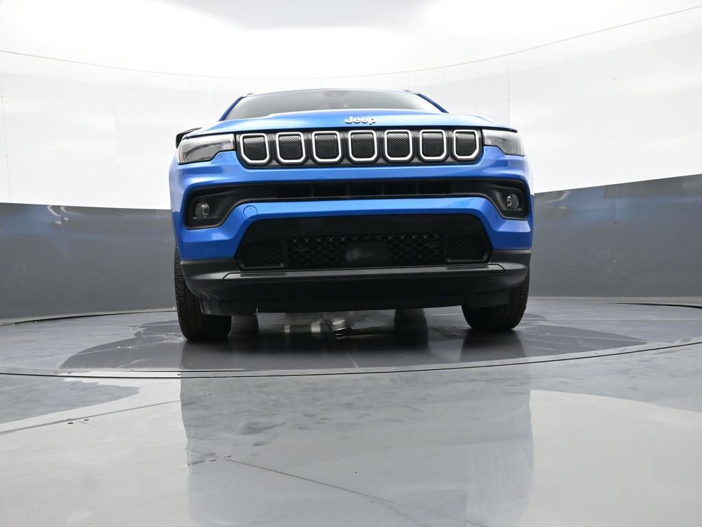 Used 2022 Jeep Compass Latitude w/ Sun and Sound Group AWD/4WD image 26