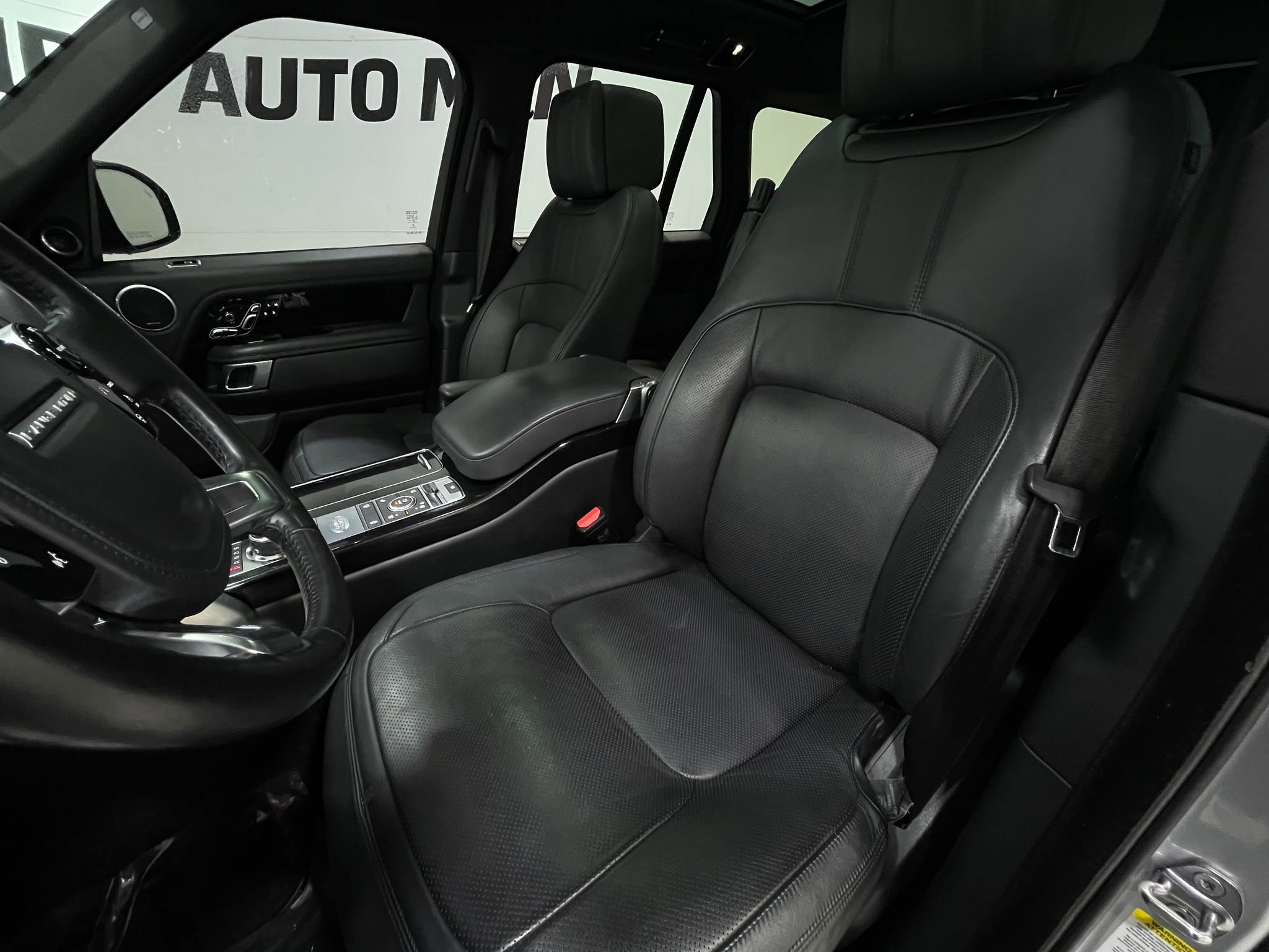 Used 2018 Land Rover Range Rover HSE AWD/4WD image 15