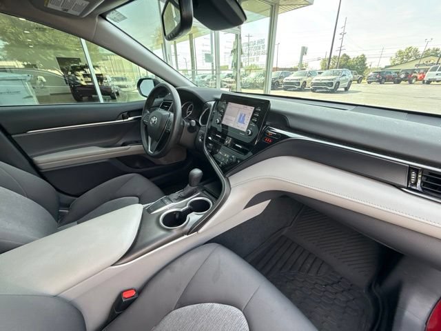 Used 2022 Toyota Camry LE w/ Convenience Package FWD image 13