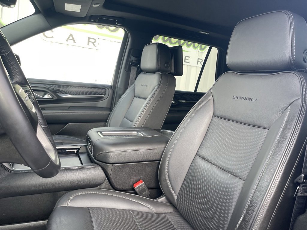 Used 2023 GMC Yukon Denali w/ Denali Reserve Package image 17