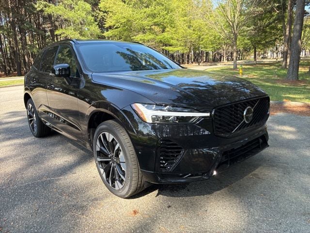 New 2026 Volvo XC60 T8 Plus w/ Protection Package Premier AWD/4WD image 4