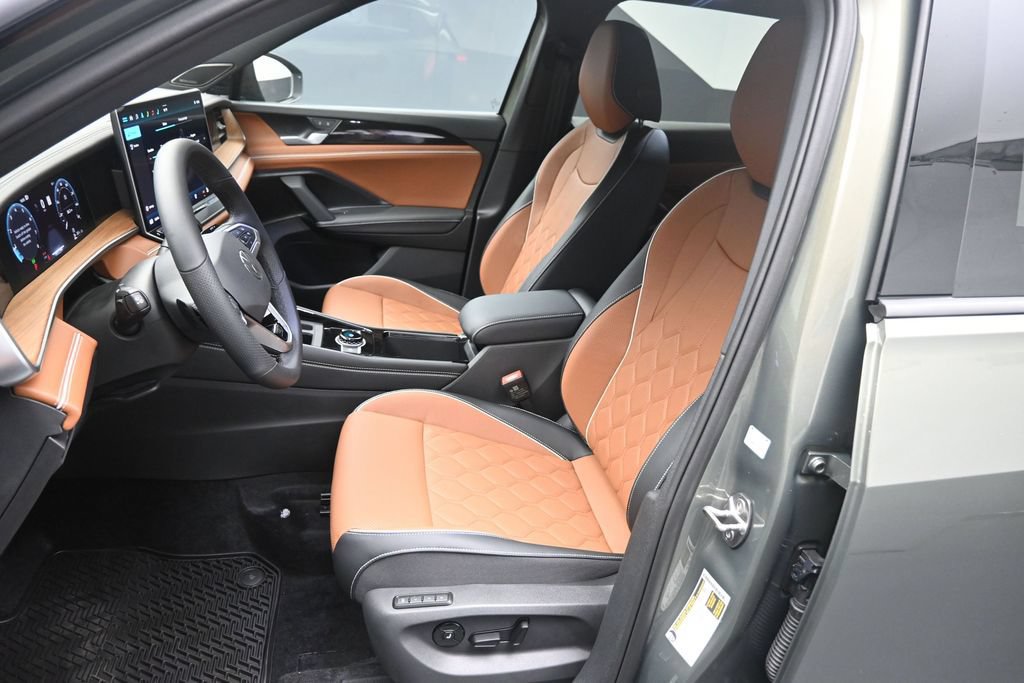 New 2026 Volkswagen Tiguan SEL R-Line AWD/4WD image 18