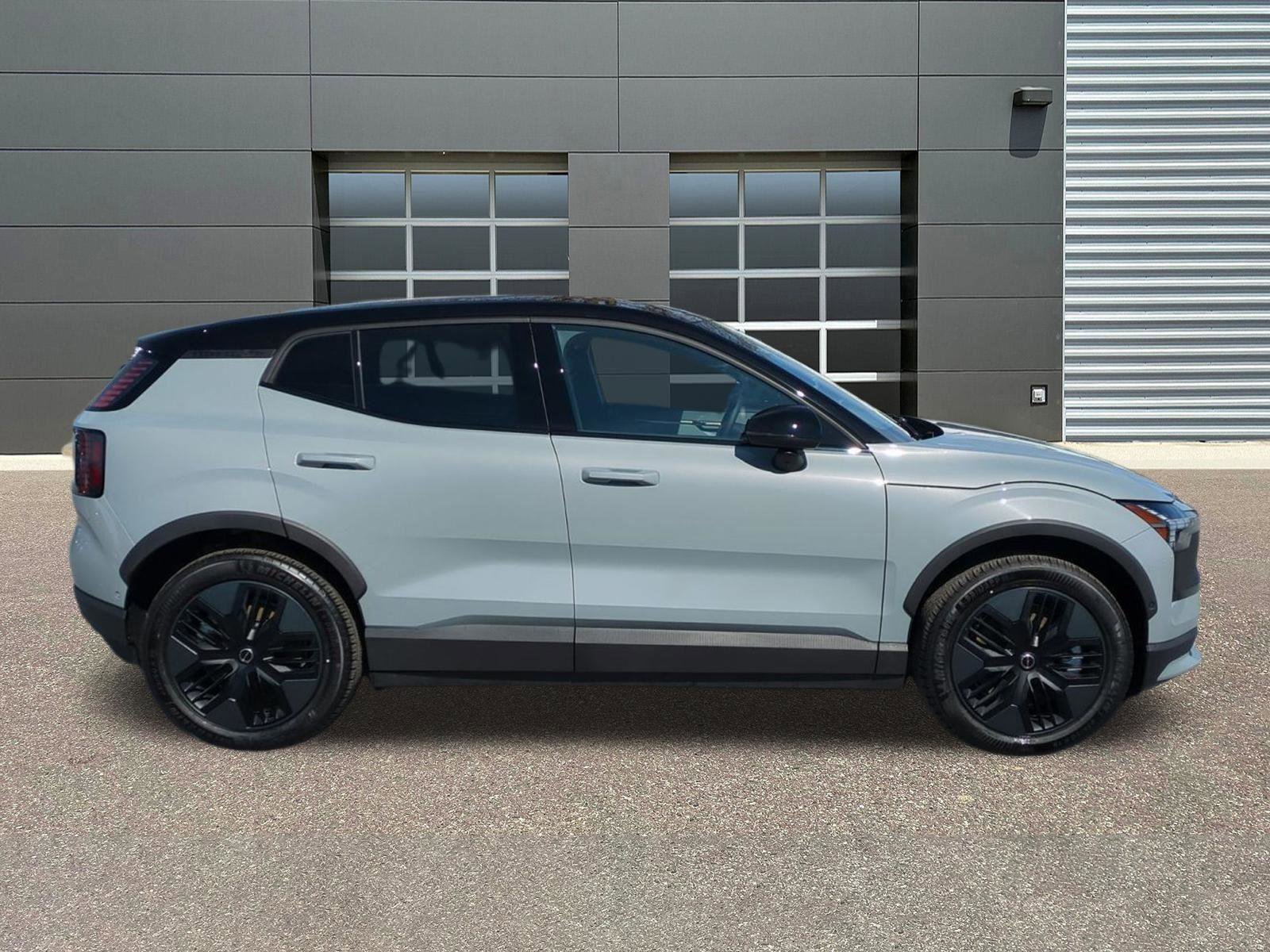 New 2026 Volvo EX30 Cross Country Ultra image 8