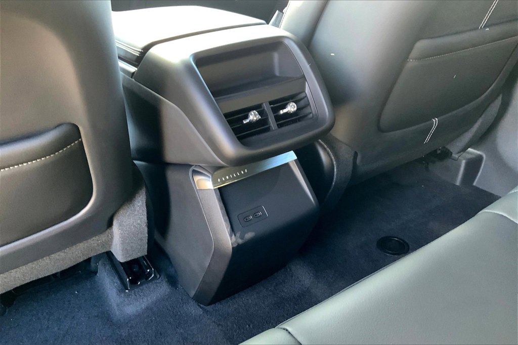 New 2025 Cadillac Lyriq Luxury image 22