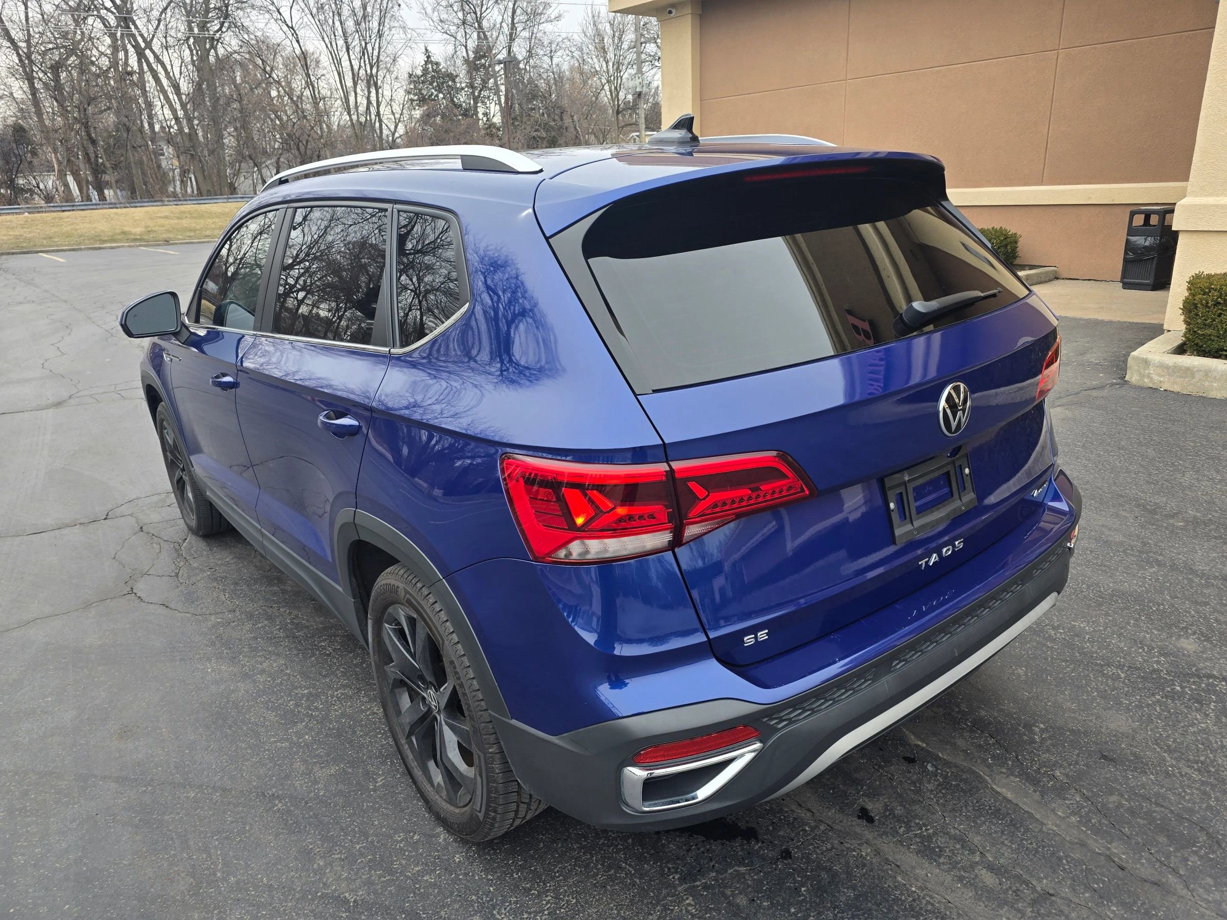 Used 2022 Volkswagen Taos SE image 14