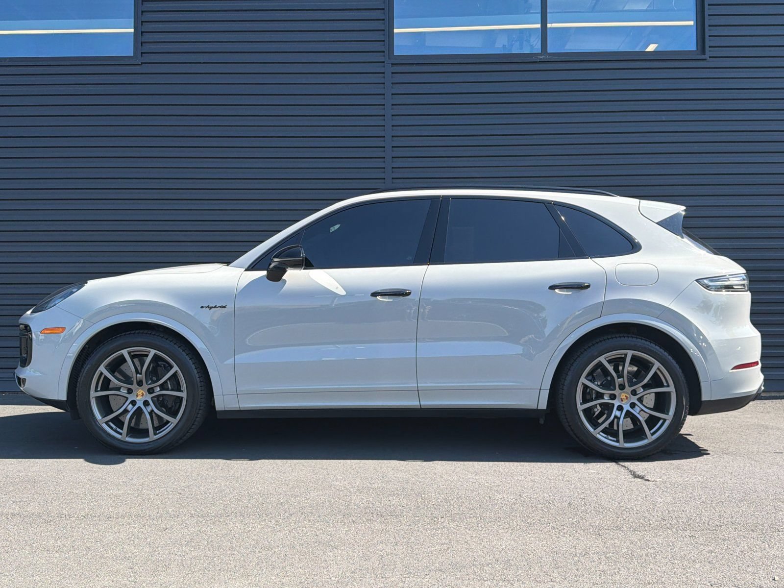 Certified 2023 Porsche Cayenne Turbo S AWD/4WD image 3
