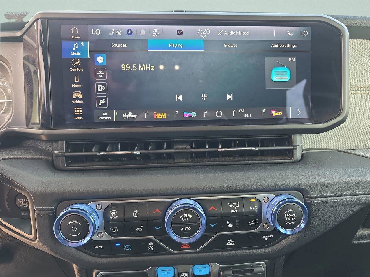 Used 2024 Jeep Wrangler Unlimited Sahara AWD/4WD image 22