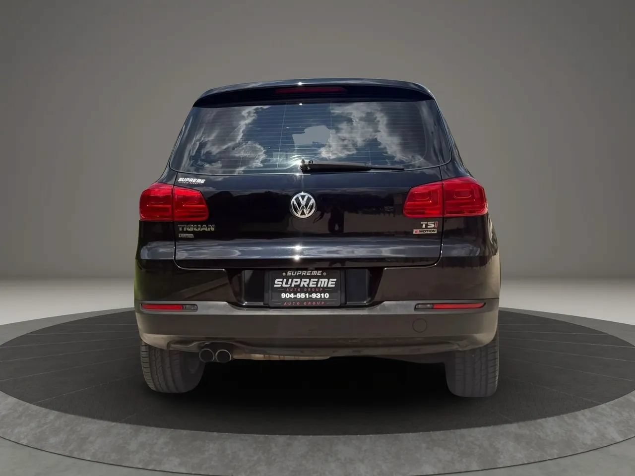 Used 2017 Volkswagen Tiguan Limited w/ Alloy Wheels Package AWD/4WD image 4