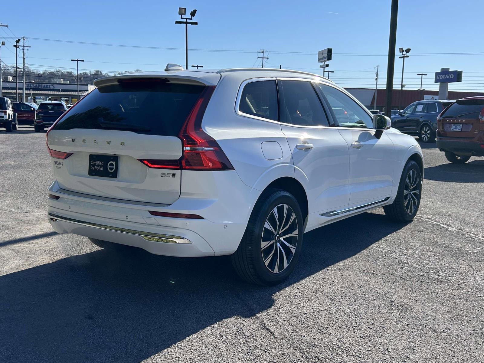 Certified 2023 Volvo XC60 B5 Plus w/ Climate Package image 3