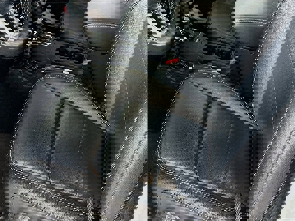 Used 2023 Jeep Wrangler Unlimited Sahara w/ Cold Weather Group image 13