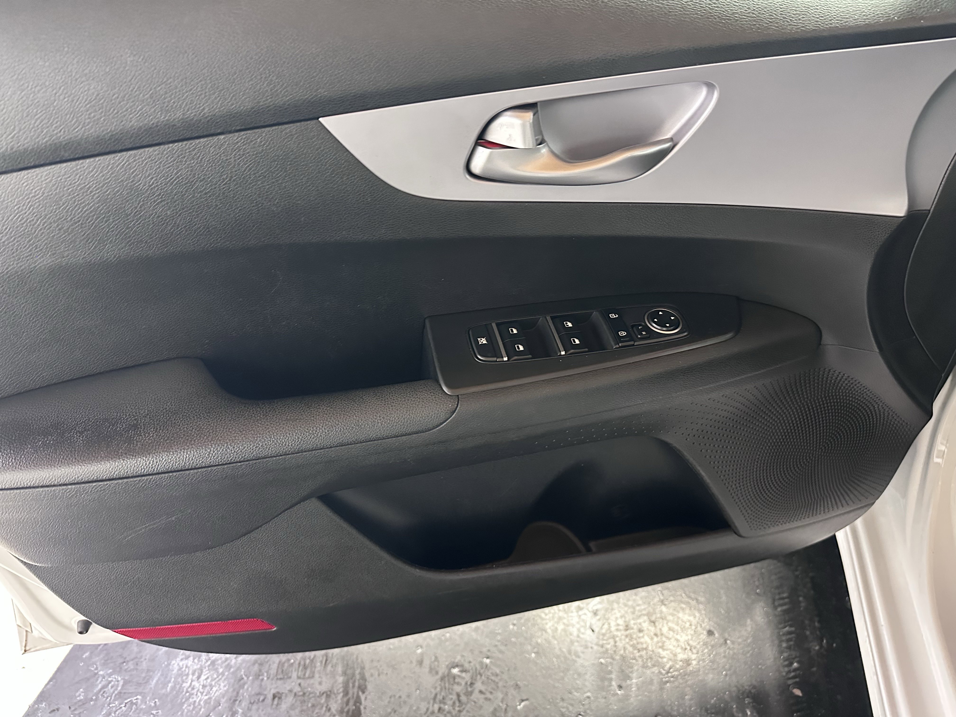 Used 2024 Kia Forte LXS image 31