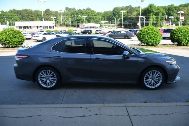 Certified 2020 Toyota Camry XLE FWD image 6