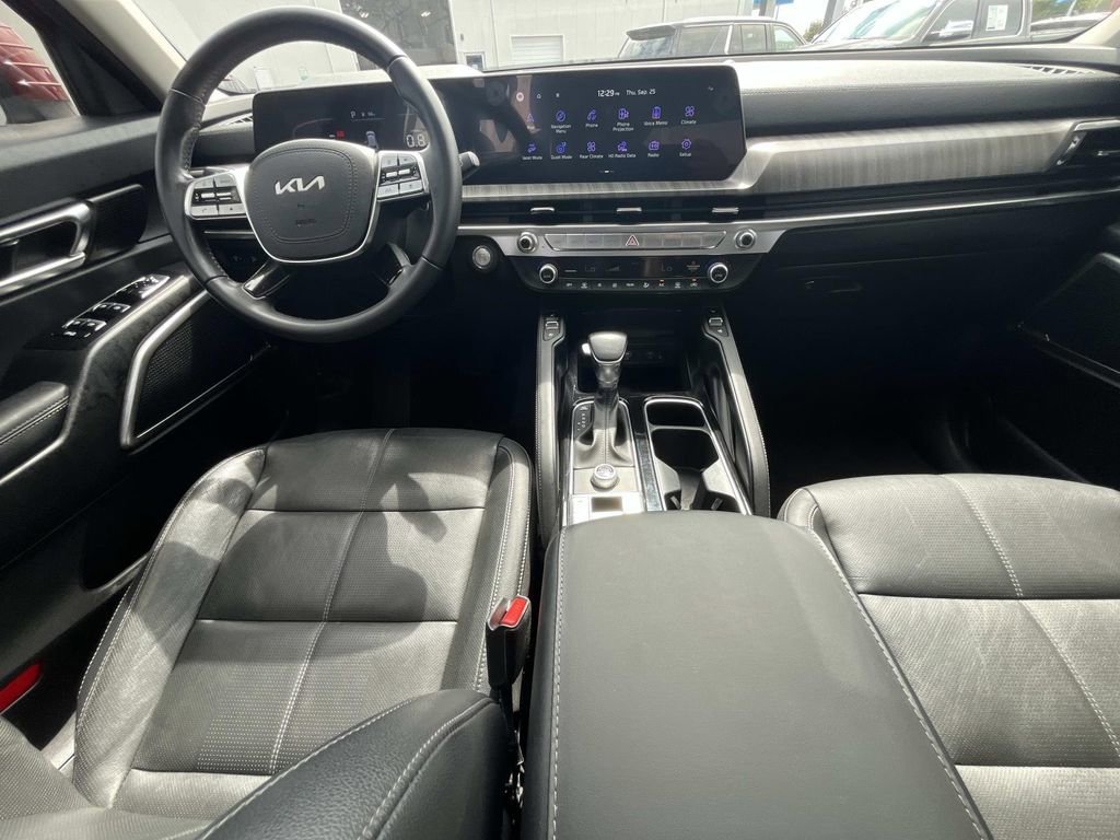 Used 2023 Kia Telluride EX w/ EX Captain's Chair Package image 14