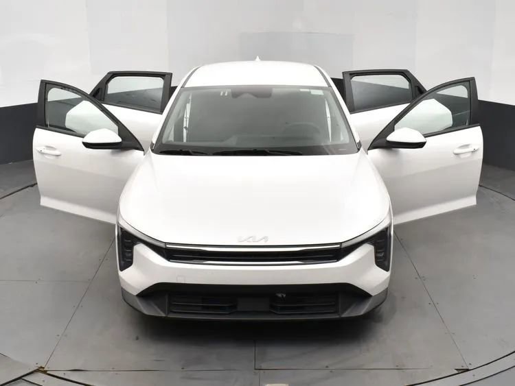 Used 2025 Kia K4 image 10