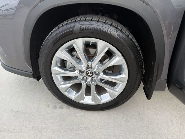 Used 2023 Toyota Highlander Limited AWD/4WD image 32