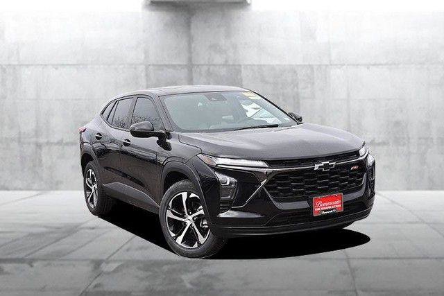 Used 2024 Chevrolet Trax RS w/ Sunroof Package image 2