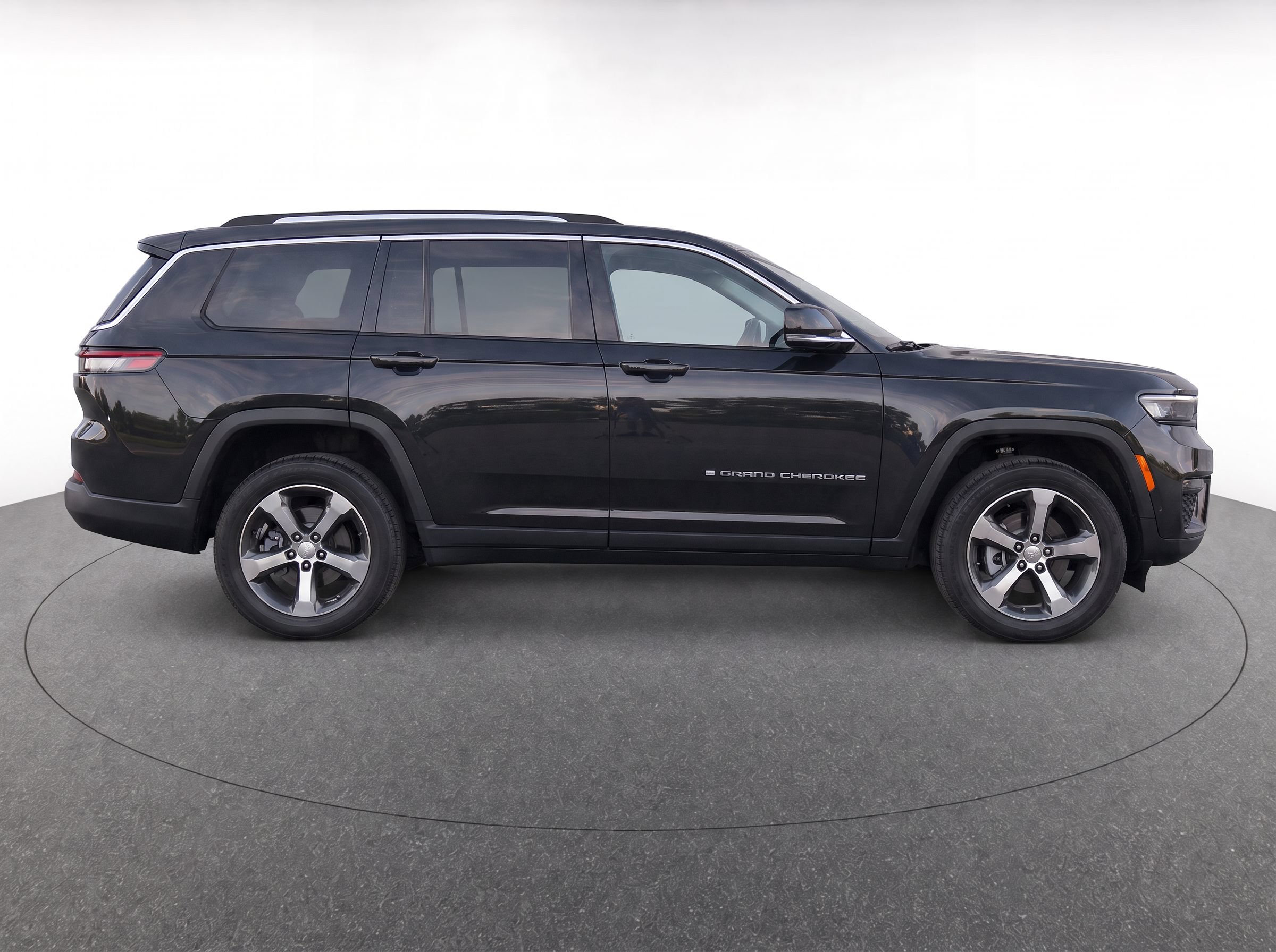 Used 2022 Jeep Grand Cherokee L Limited RWD image 8