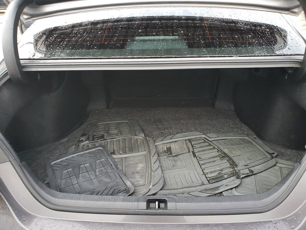 Used 2018 Toyota Camry L image 6